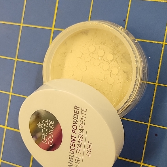 Rachel Couture Translucent Powder Light - Picture 2 of 5